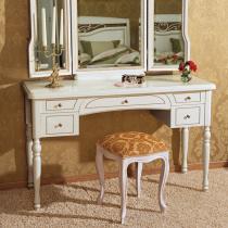 Туалетный стол