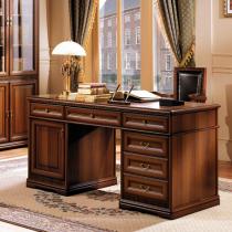 письменный стол в комнату