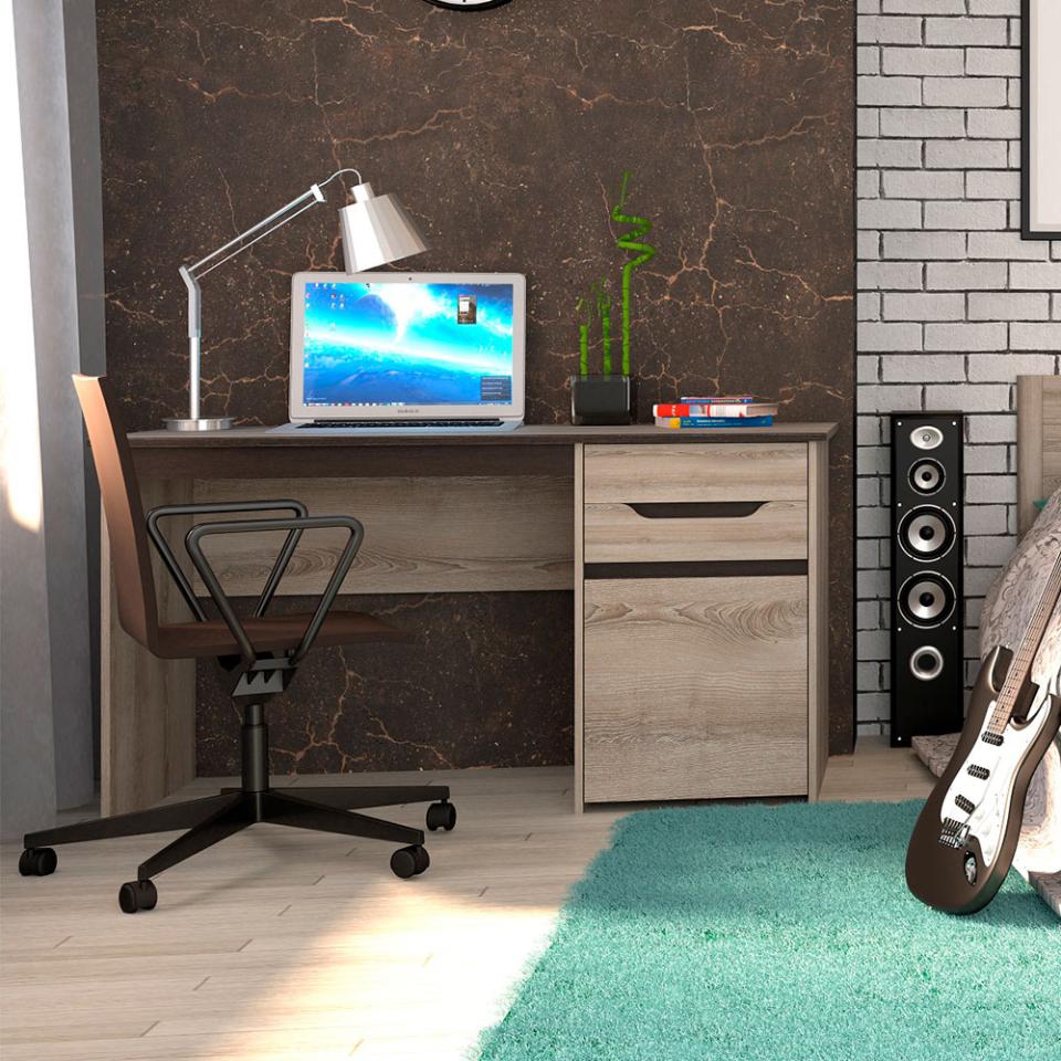 письменный стол в комнату