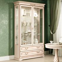 шкафы-витрины