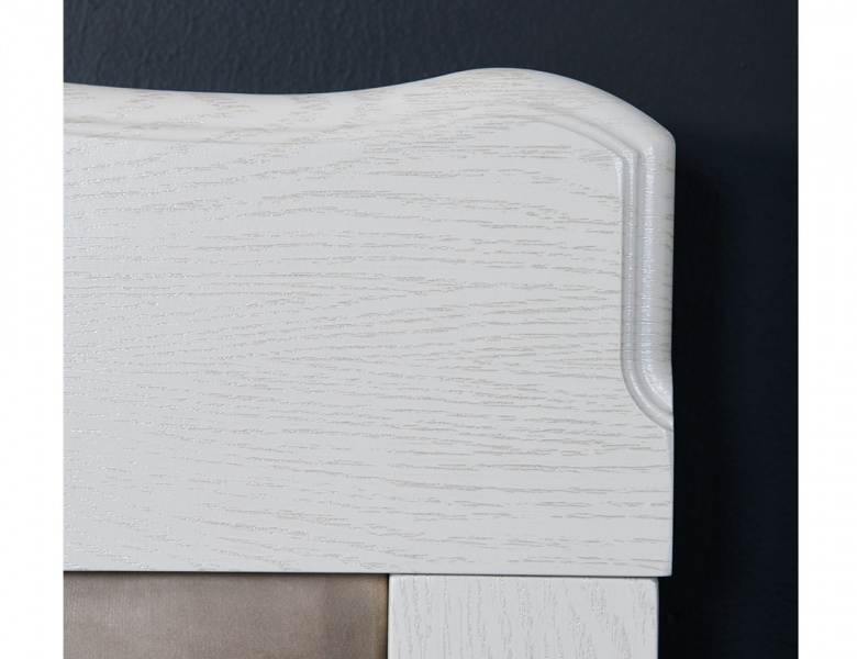 кровать в спальню