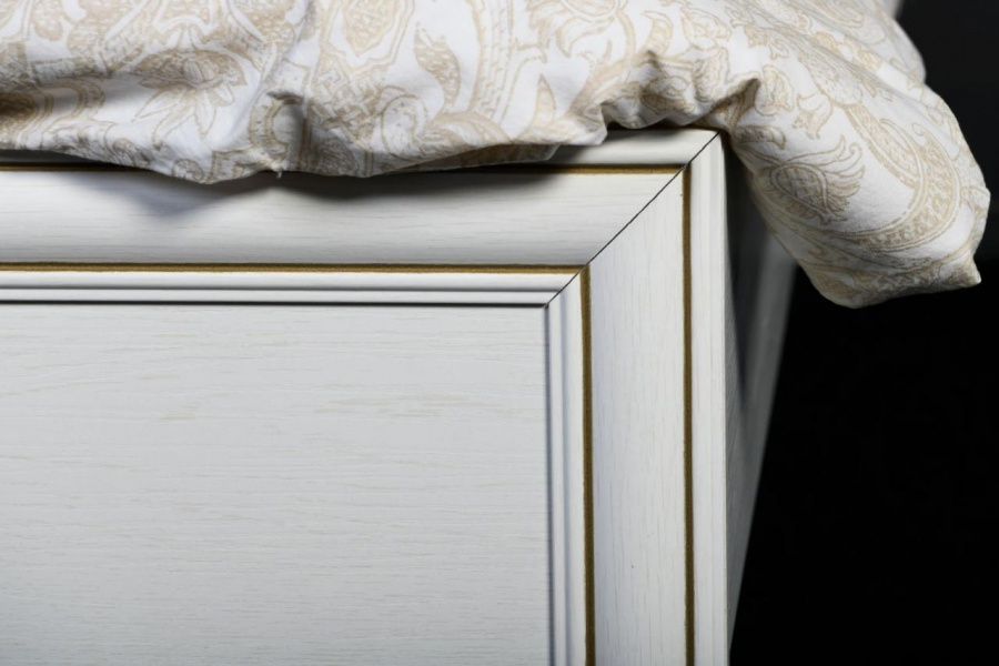 кровать в спальню