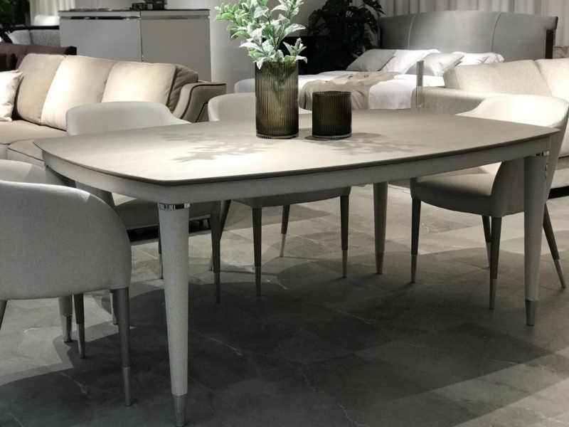 Обеденные столы