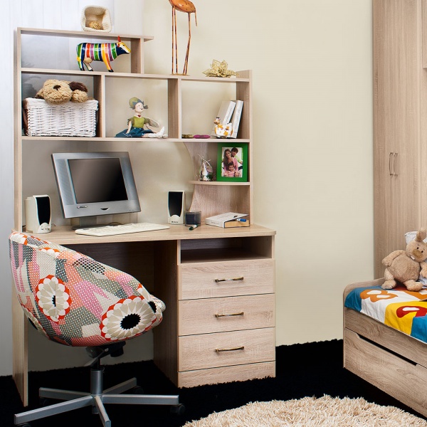 письменный стол в комнату