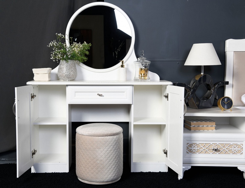 Туалетный стол