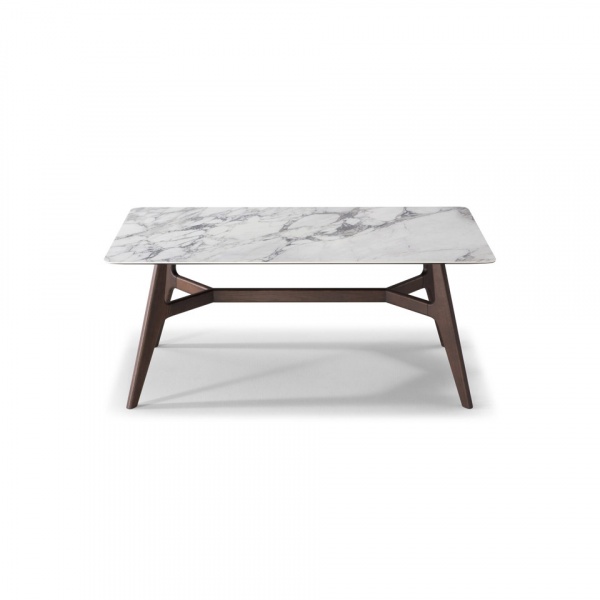 Обеденные столы