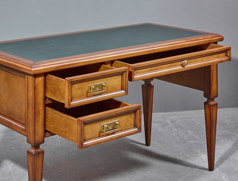 письменный стол в комнату