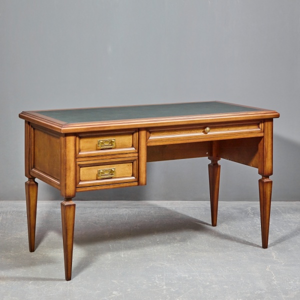 письменный стол в комнату