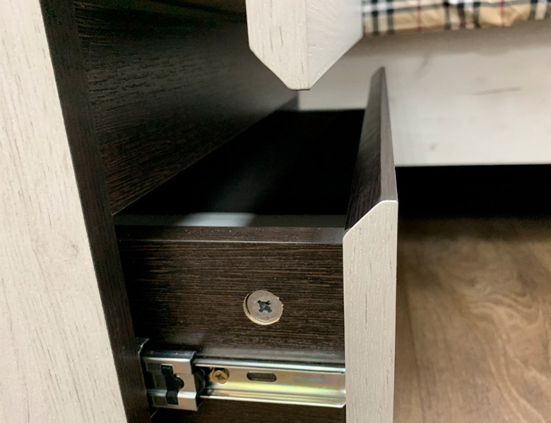 прикроватные тумбы