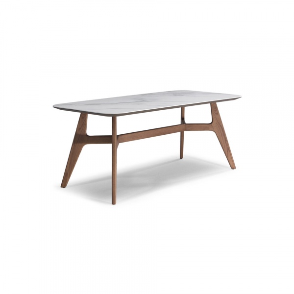 Обеденные столы