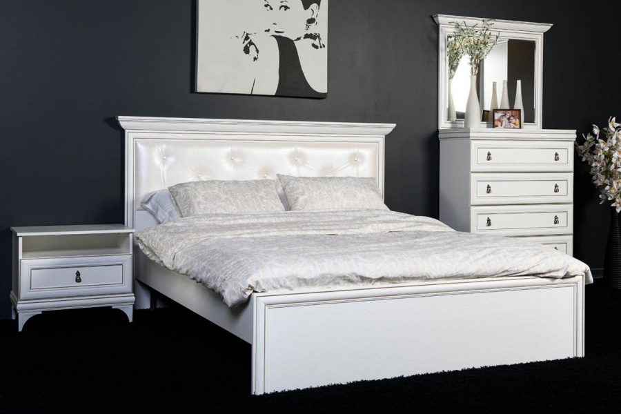 кровать в спальню