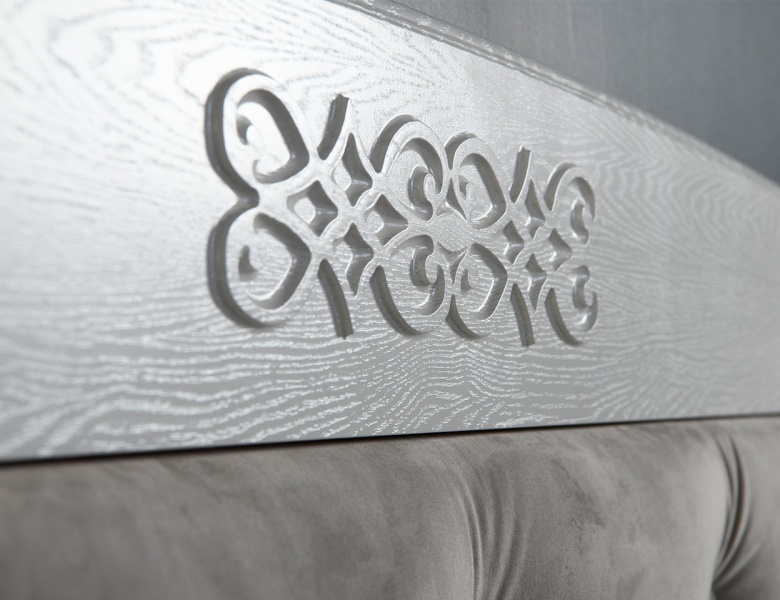 кровать в спальню