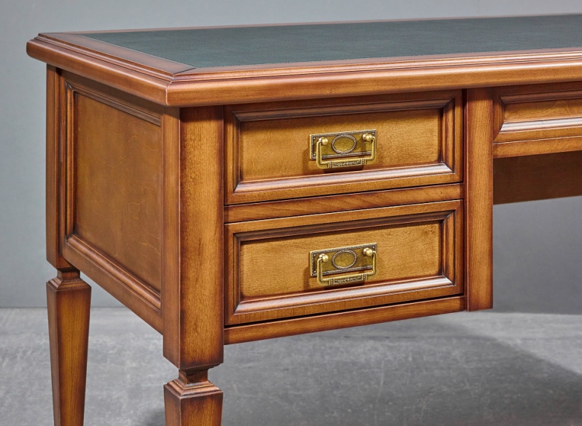 письменный стол в комнату