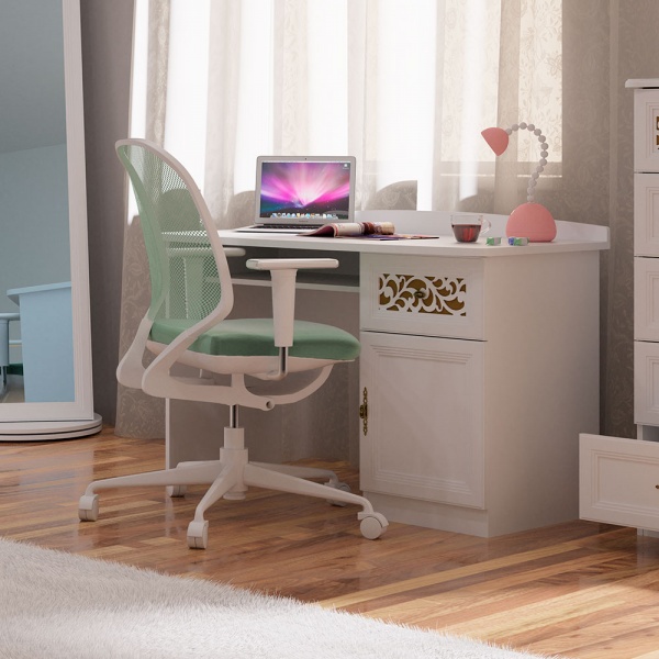 письменный стол в комнату