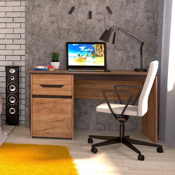 письменный стол в комнату