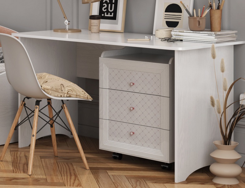 письменный стол в комнату